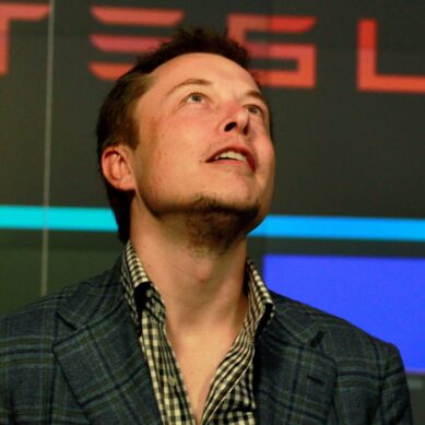 Elon Musk dio a conocer el único juego de consolas que jugó en su vida: es un PC gamer de alma
