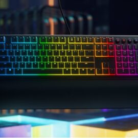 Razer lanzó el nuevo teclado mecánico compacto Ornata V3