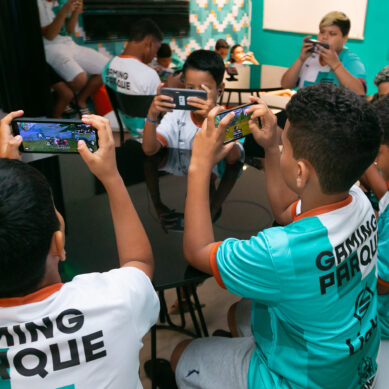 “El mobile es más democrático” : cómo funciona el proyecto social que enseña Free Fire en la mayor favela de Brasil