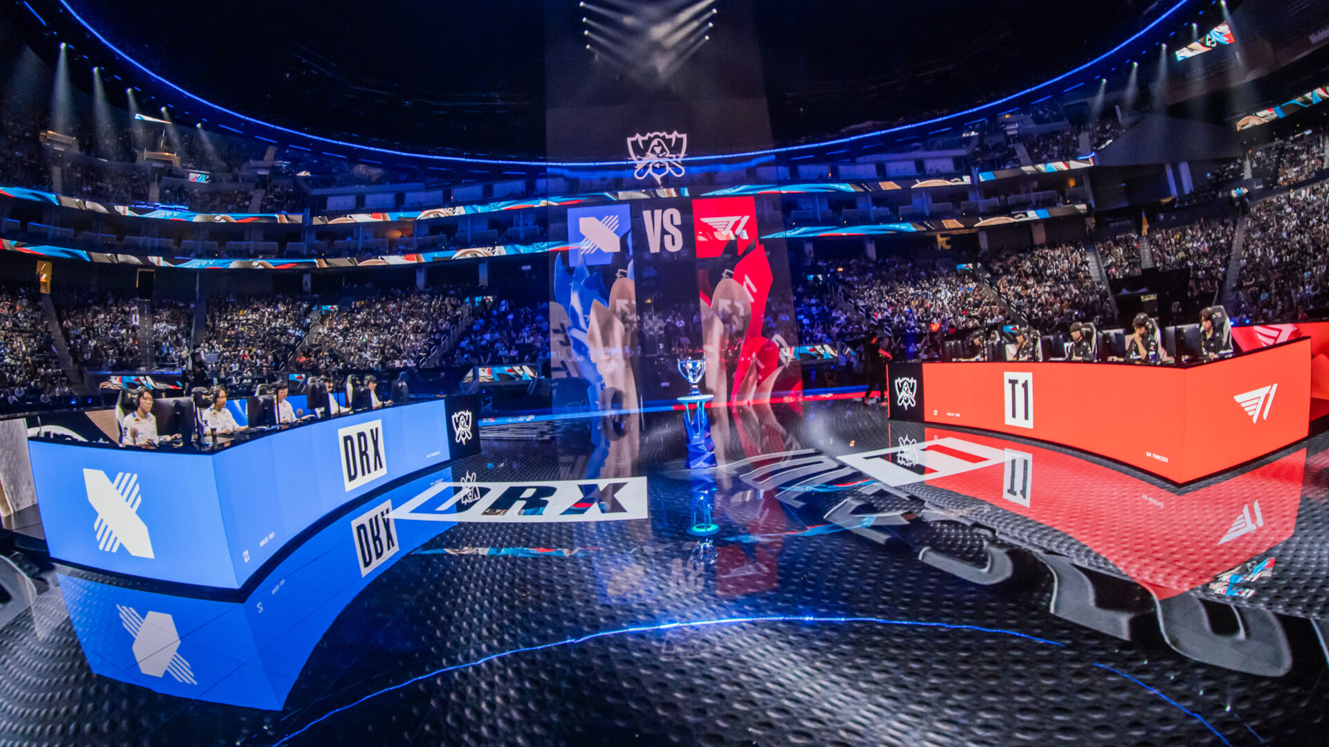SAN FRANCISCO, CALIFORNIA - NOVEMBER 05: DRX (L) and T1 compete at the League of Legends World Championship Finals on November 5, 2022 in San Francisco, CA. (Photo by Colin Young-Wolff/Riot Games)